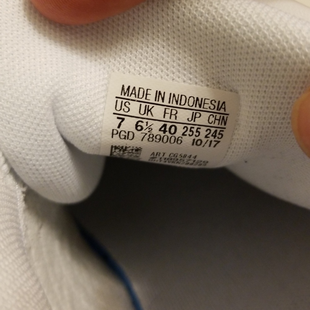 NIB ADIDAS - Picture 7 of 8